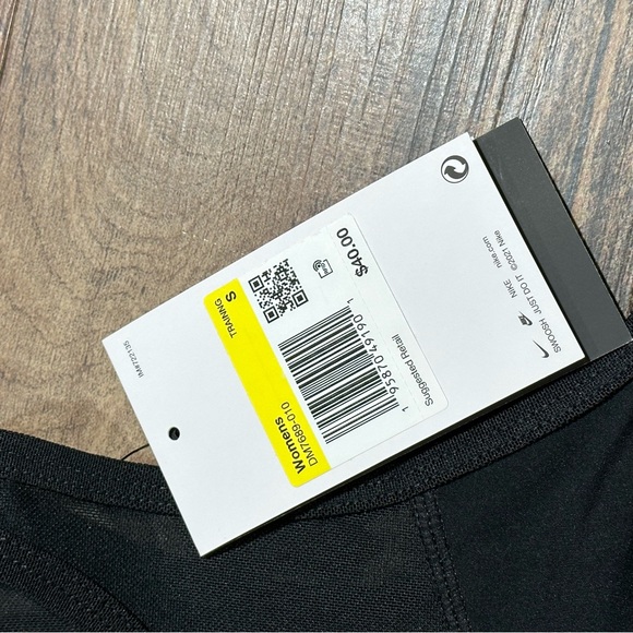 NWT Ladies NIKE PRO DRI-FIT Black Cropped Sleeveless Graphic Training Top S - Picture 9 of 12